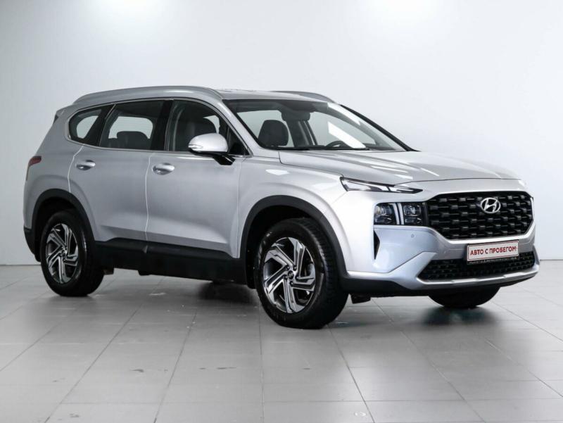 Hyundai Santa Fe, IV Рестайлинг 2022 с пробегом 40 600 км.