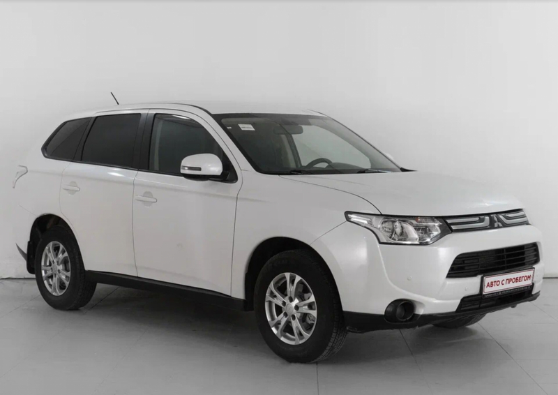 Mitsubishi Outlander, III 2012 с пробегом 215 703 км.