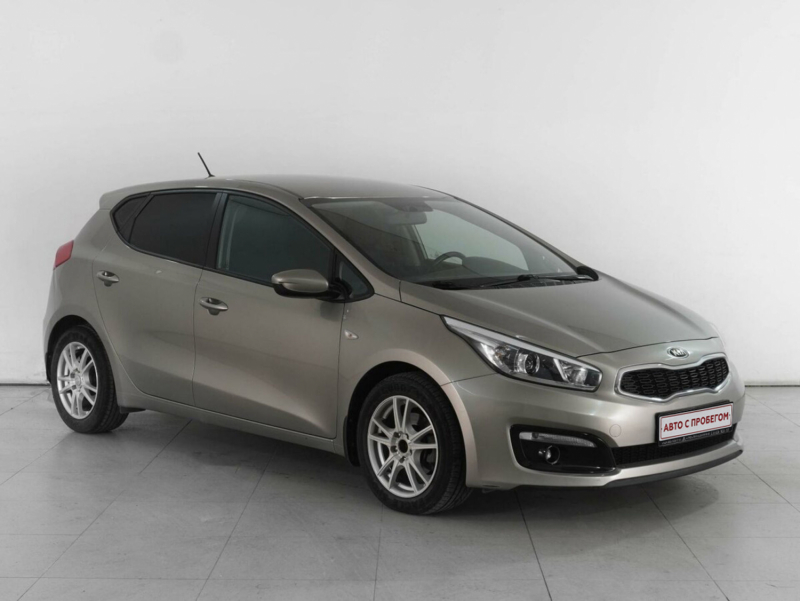 Kia Ceed, II Рестайлинг 2015 с пробегом 84 500 км.