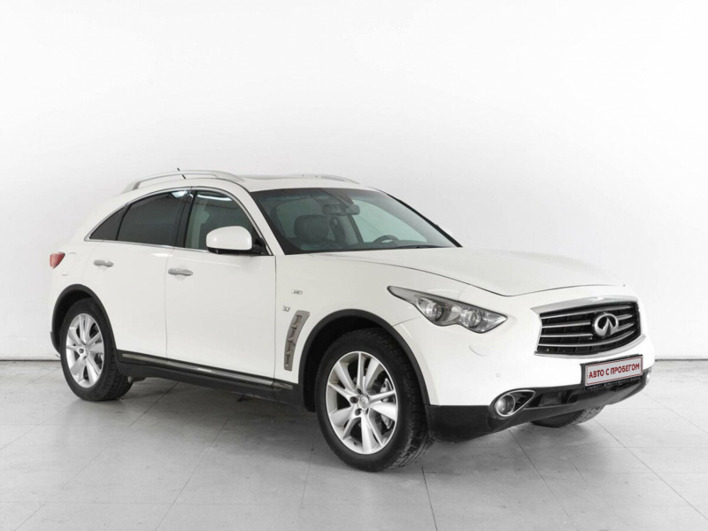 Infiniti QX70 2016 с пробегом 131 600 км.