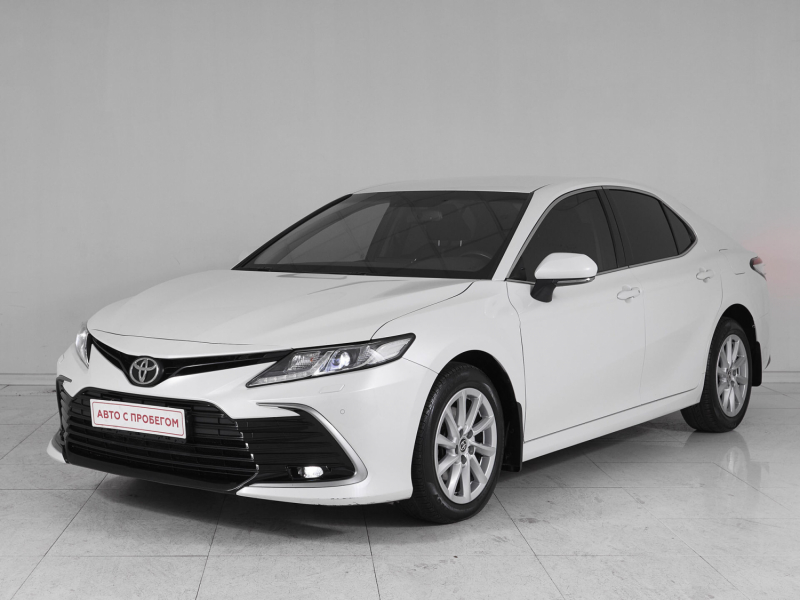 Toyota Camry, VIII (XV70) Рестайлинг 2021 с пробегом 50 000 км.