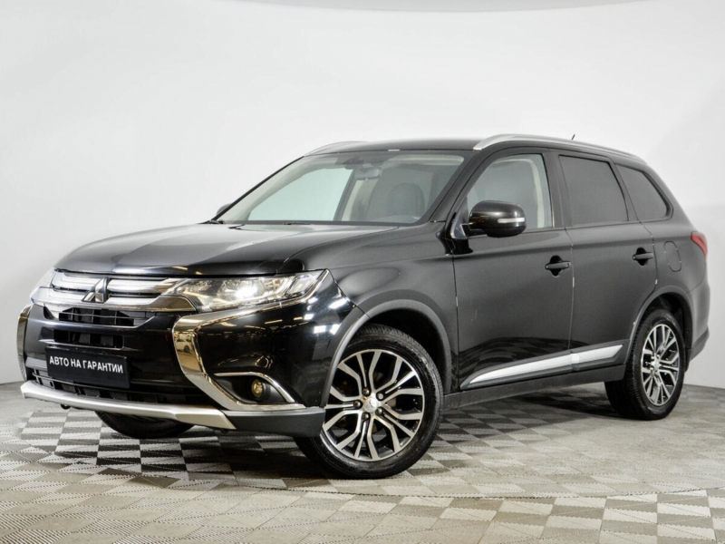 Mitsubishi Outlander, III Рестайлинг 2 2015 с пробегом 76 000 км.