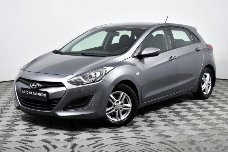 Hyundai i30, II 2013 с пробегом 71 500 км.