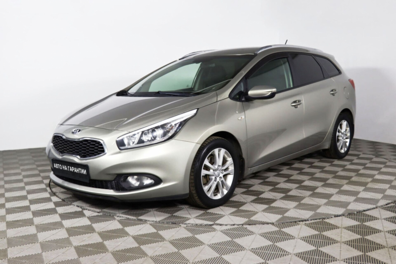 Kia Ceed, II 2014 с пробегом 117 000 км.