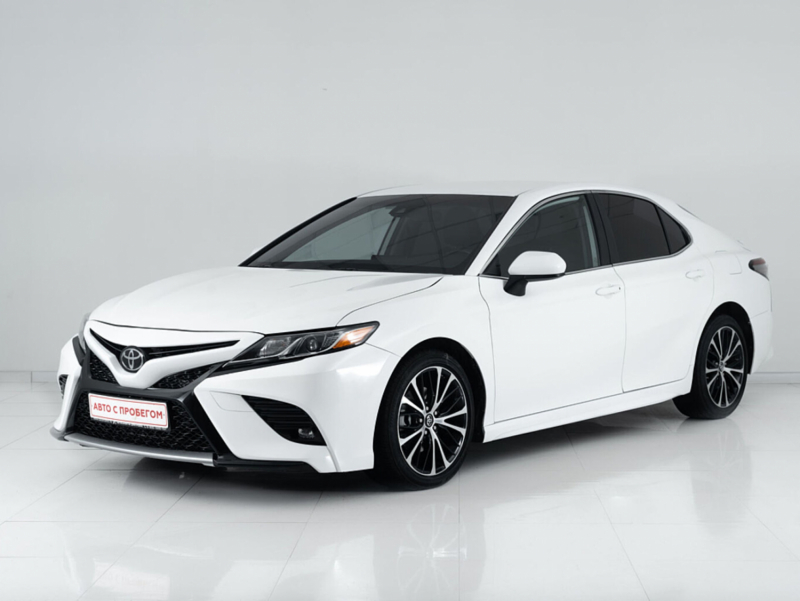 Toyota Camry, VIII (XV70) Рестайлинг 2020 с пробегом 29 000 км.