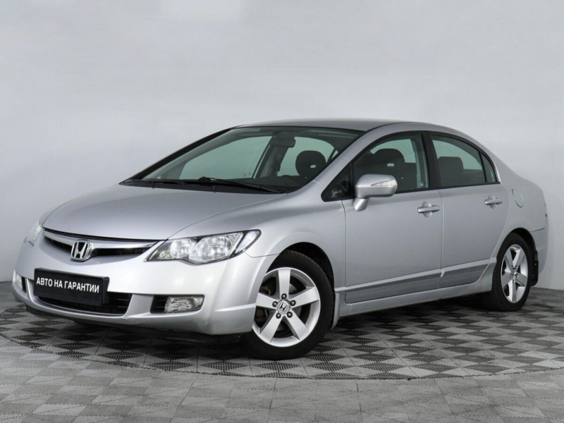 Honda Civic, VIII Рестайлинг 2008 с пробегом 163 000 км.