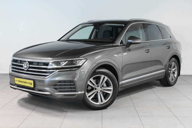 Volkswagen Touareg, III 2018 с пробегом 67 000 км.