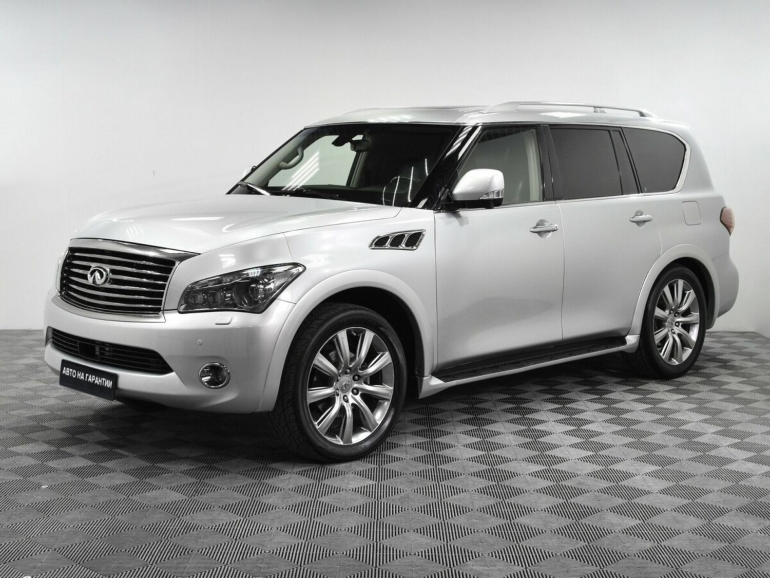 Infiniti QX56, 2011 г.