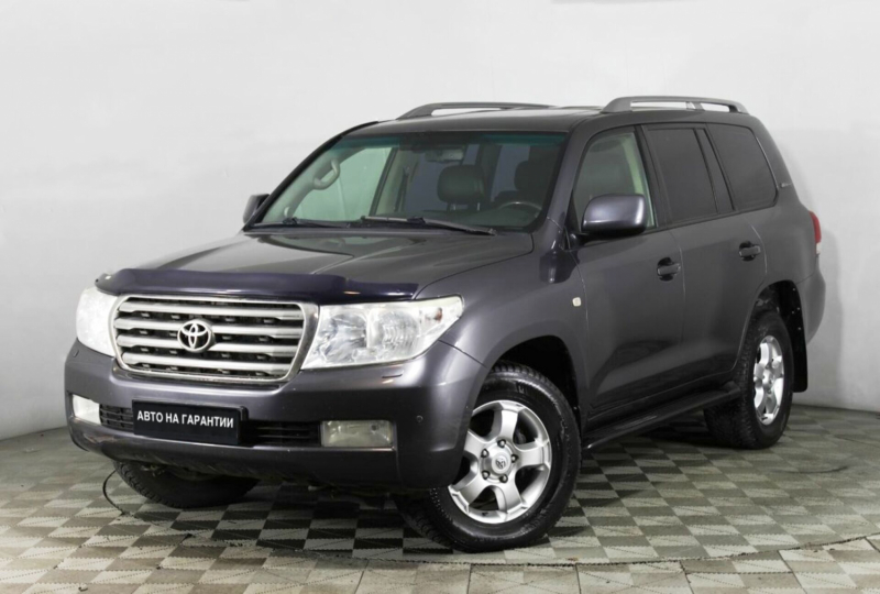 Toyota Land Cruiser, 200 Series 2011 с пробегом 190 000 км.