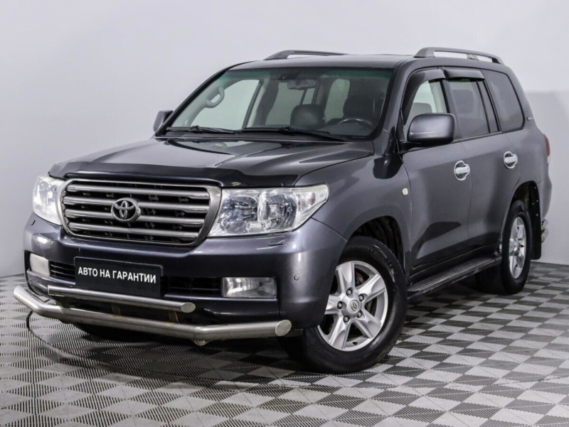 Toyota Land Cruiser, 200 Series 2011 с пробегом 141 000 км.