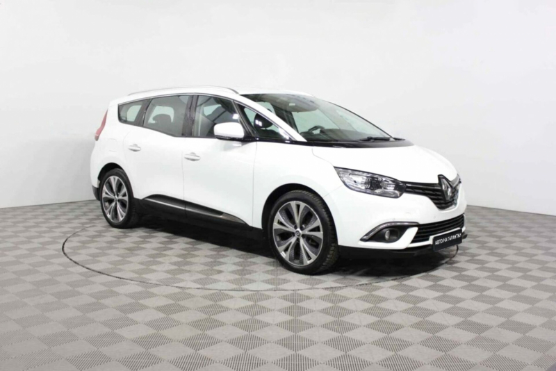 Renault Scenic, IV 2017 с пробегом 69 000 км.