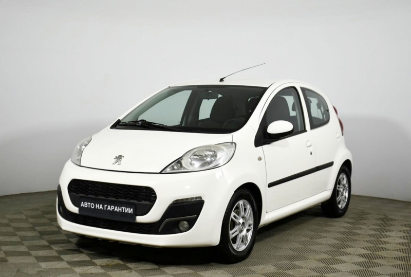 Peugeot 107, I Рестайлинг 2 2012 с пробегом 130 000 км.