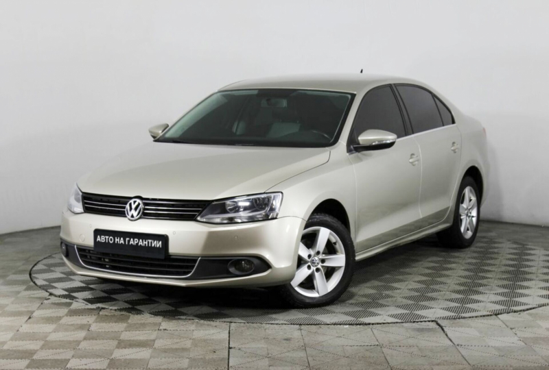 Volkswagen Jetta, VI 2013 с пробегом 96 500 км.