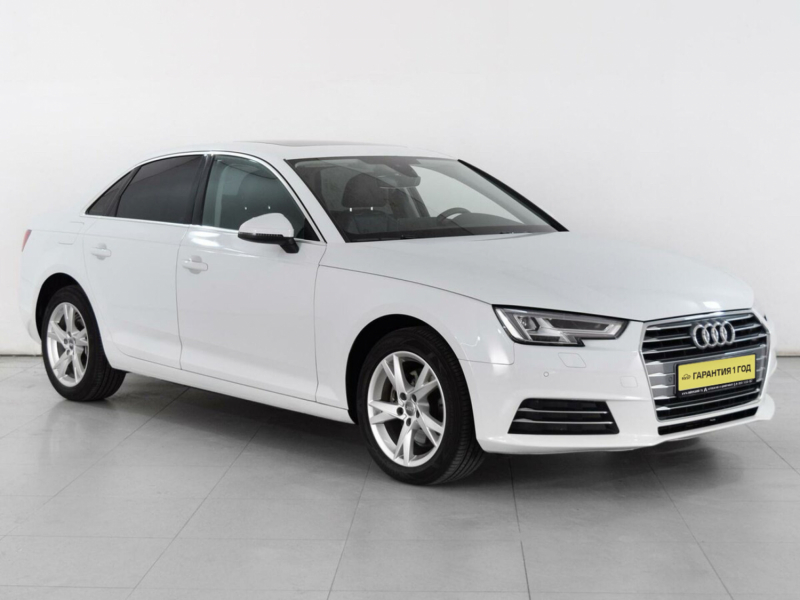 Audi A4, V (B9) 2018 с пробегом 43 000 км.