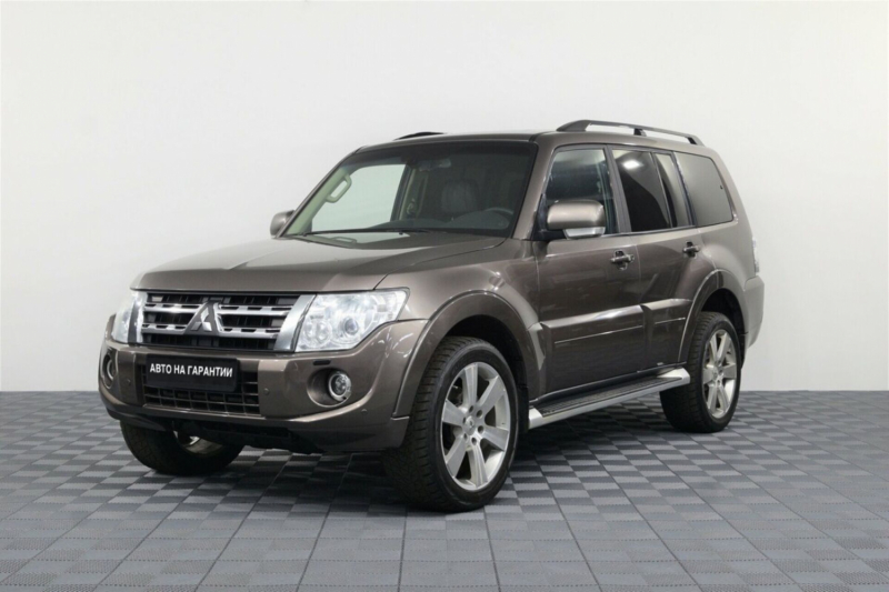 Mitsubishi Pajero, IV Рестайлинг 1 2013 с пробегом 105 000 км.