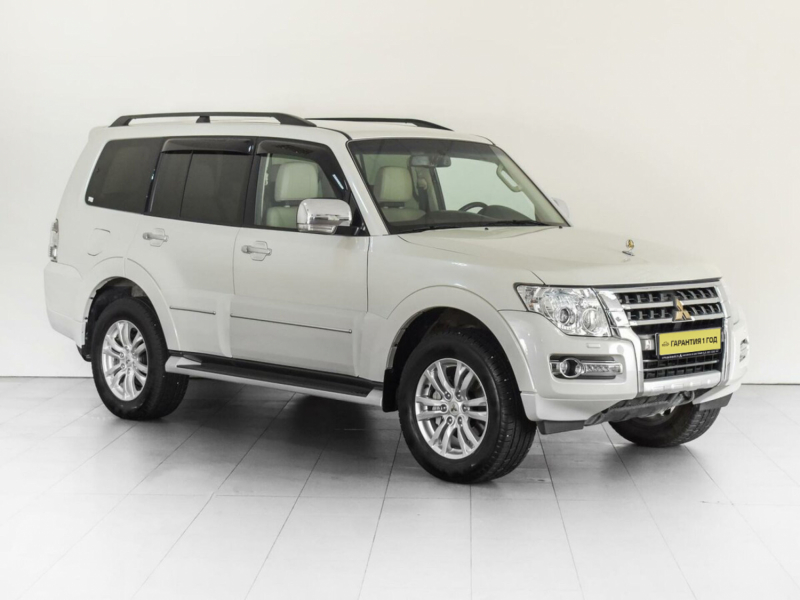 Mitsubishi Pajero, IV Рестайлинг 2 2019 с пробегом 5 200 км.