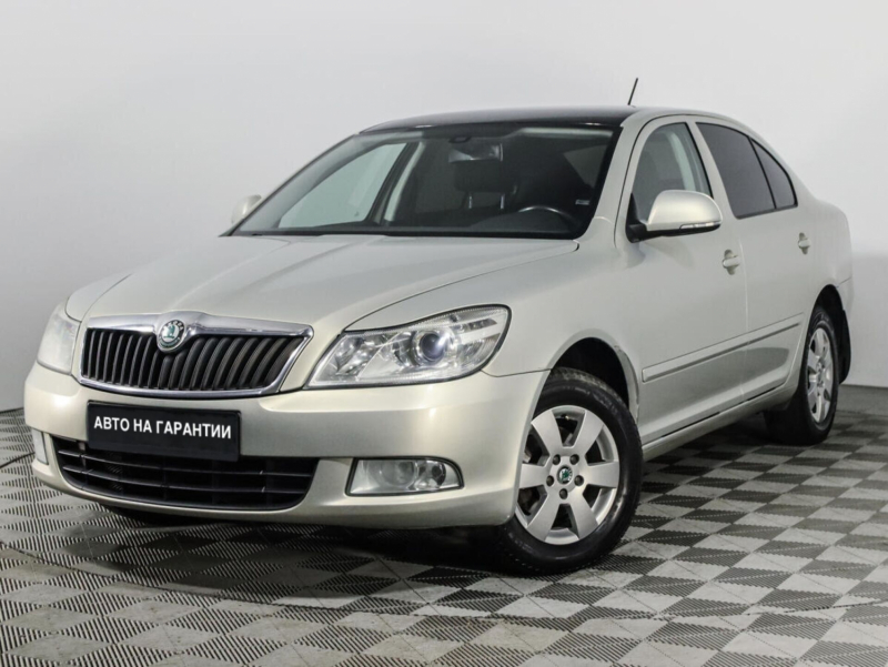 Skoda Octavia, II (A5) Рестайлинг 2012 с пробегом 82 400 км.