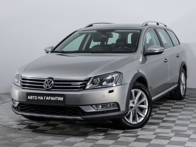 Volkswagen Passat, B7 2012 с пробегом 102 200 км.