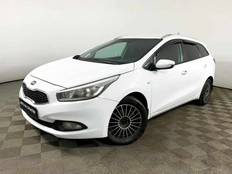 Kia Ceed, II 2013 с пробегом 88 000 км.