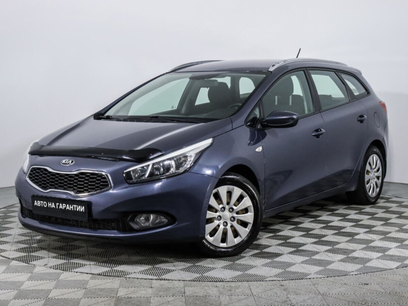 Kia Ceed, II 2013 с пробегом 106 000 км.