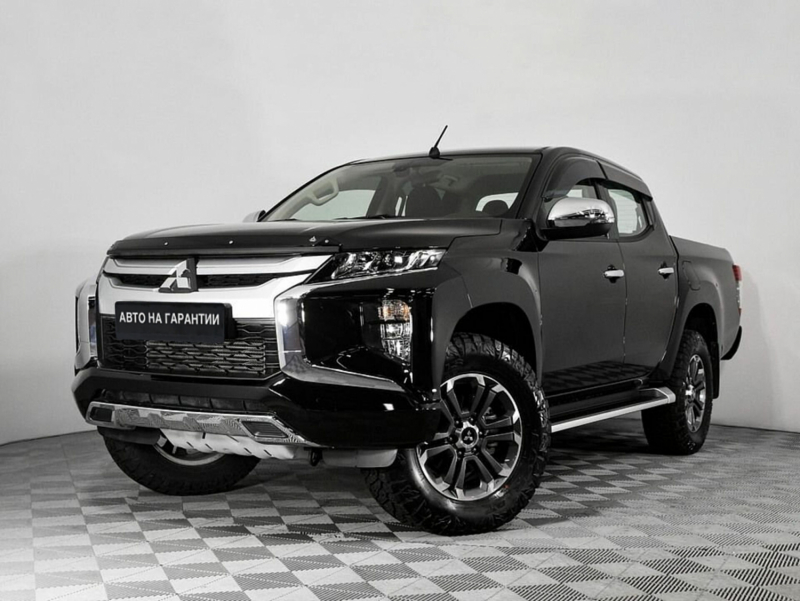 Mitsubishi L200, V Рестайлинг 2021 с пробегом 13 700 км.