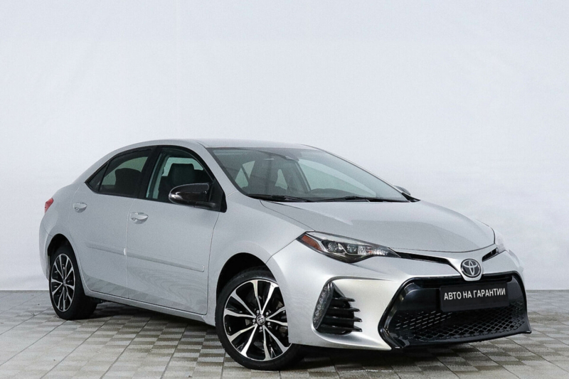 Toyota Corolla, XI (E160, E170) Рестайлинг 2017 с пробегом 88 000 км.