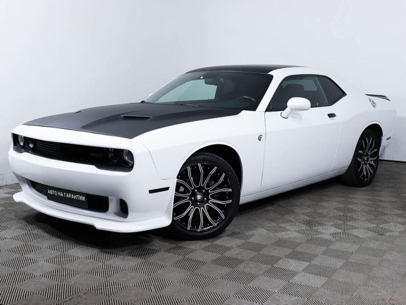 Dodge Challenger, III рестайлинг 2016 с пробегом 85 000 км.