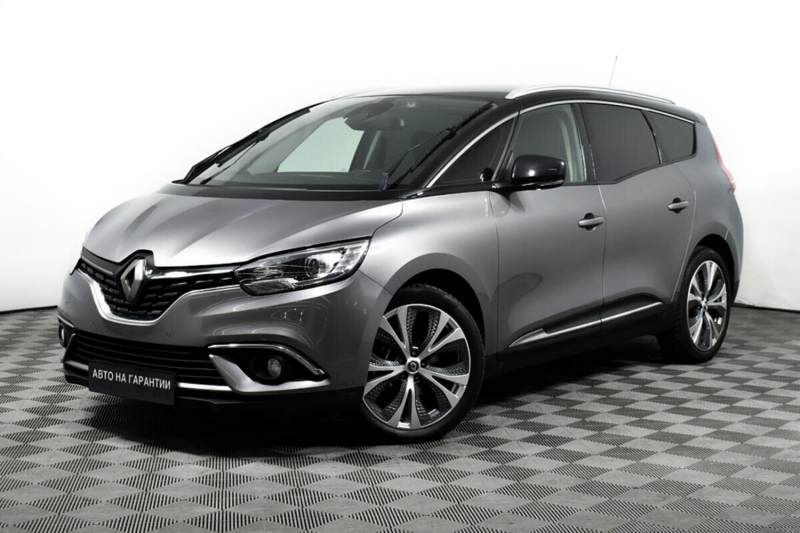 Renault Scenic 2017 с пробегом 82 000 км.