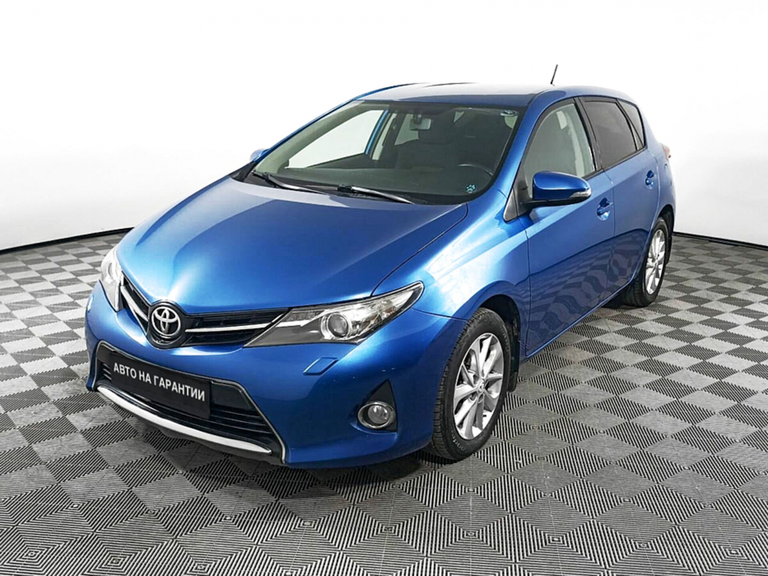 Toyota Auris, 2013 г.