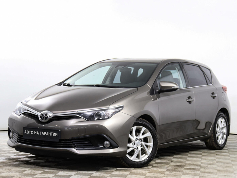 Toyota Auris, 2017 г.