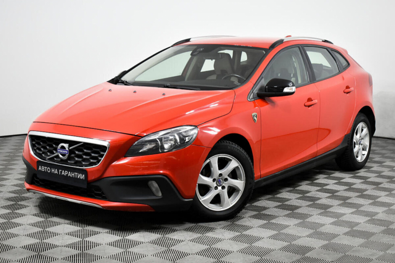 Volvo V40 Cross Country, I 2013 с пробегом 123 800 км.