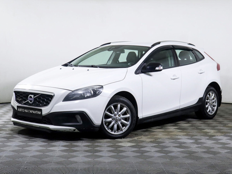 Volvo V40 Cross Country, I 2014 с пробегом 99 800 км.