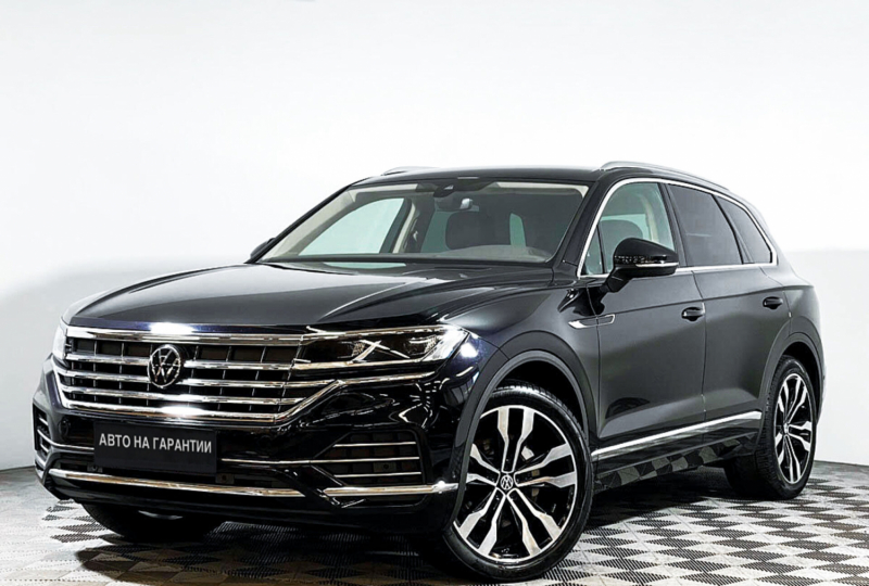 Volkswagen Touareg, III 2022 с пробегом 10 900 км.