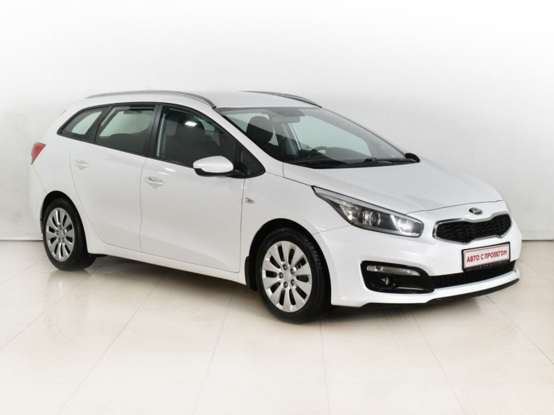 Kia Ceed, II Рестайлинг 2017 с пробегом 82 350 км.