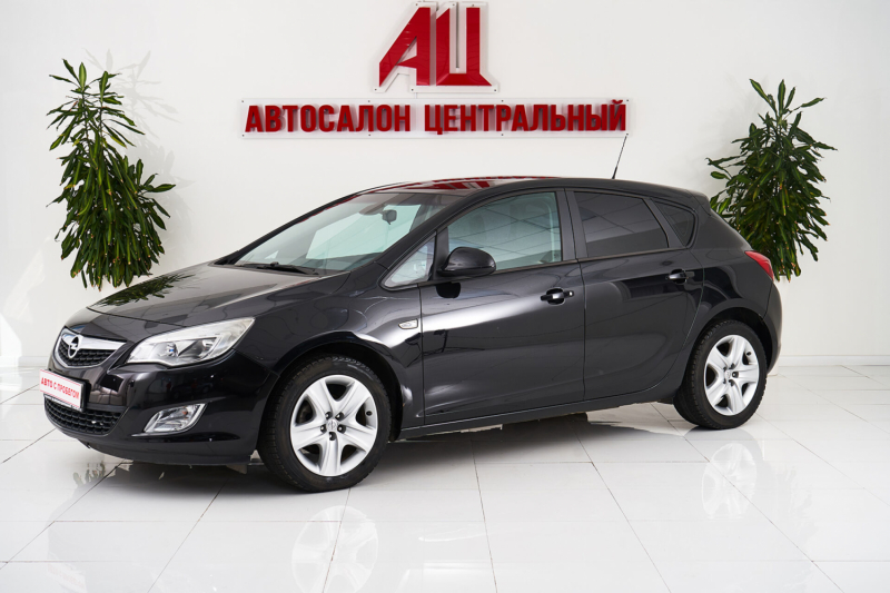 Opel Astra, J 2010 с пробегом 90 000 км.