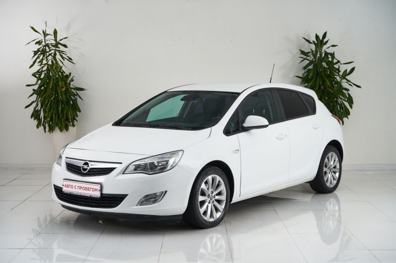 Opel Astra, J 2012 с пробегом 71 000 км.