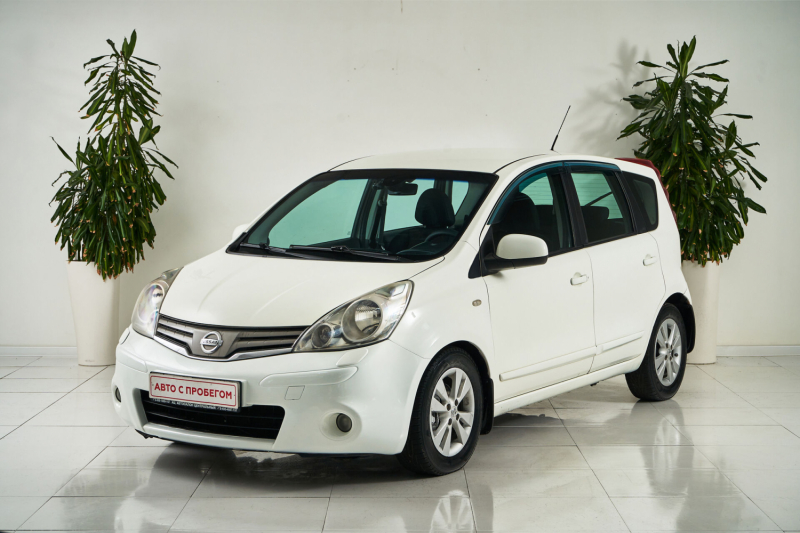 Nissan Note, I Рестайлинг 2010 с пробегом 121 000 км.