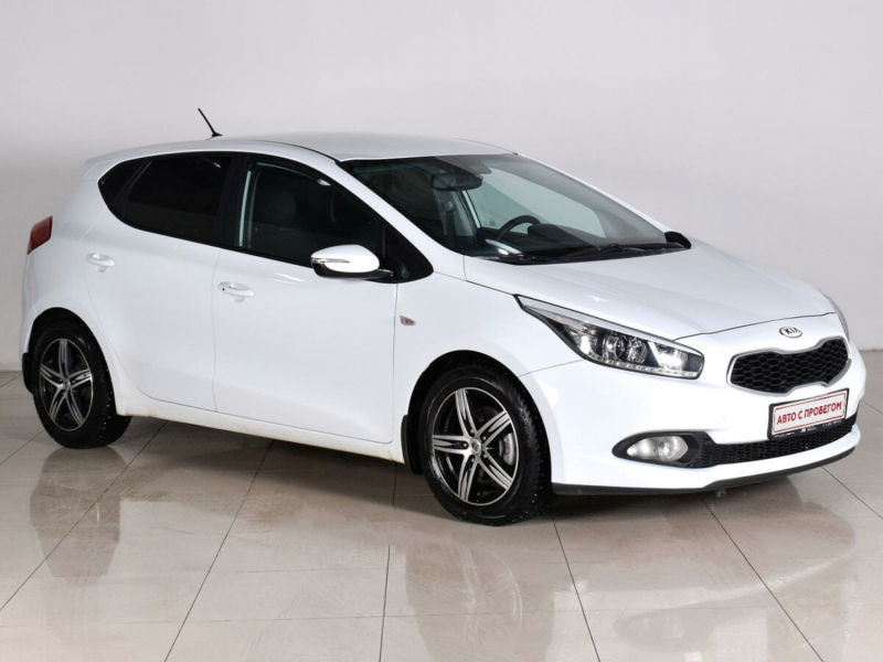 Kia Ceed, II 2013 с пробегом 98 000 км.