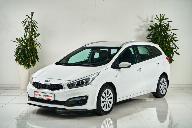 Kia Ceed, II Рестайлинг 2018 с пробегом 46 000 км.