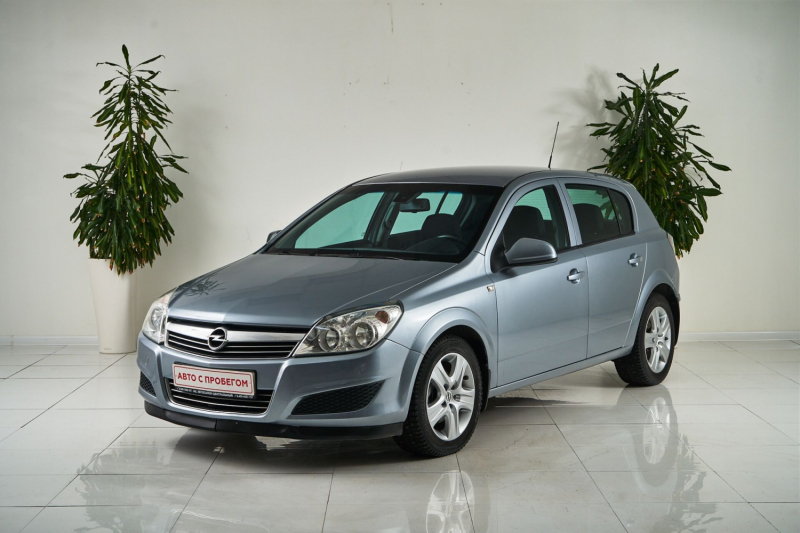 Opel Astra, J 2009 с пробегом 136 000 км.