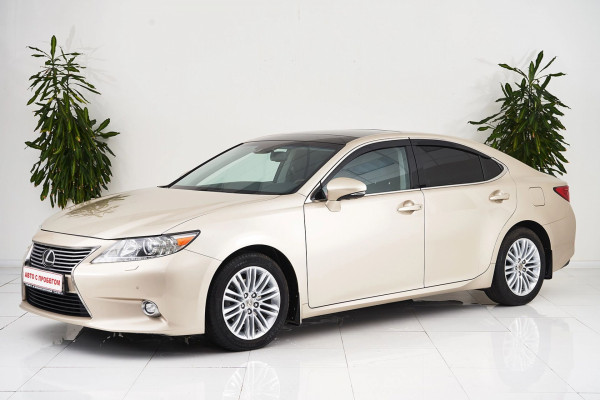 Lexus ES, VI 2014 с пробегом 57 000 км.