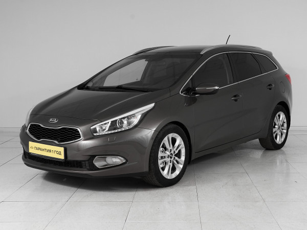 Kia Ceed, II 2013 с пробегом 135 500 км.