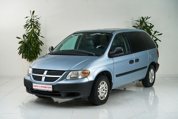 Dodge Caravan 2006 с пробегом 200 000 км.