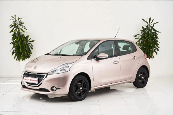 Peugeot 208, I 2014 с пробегом 85 000 км.