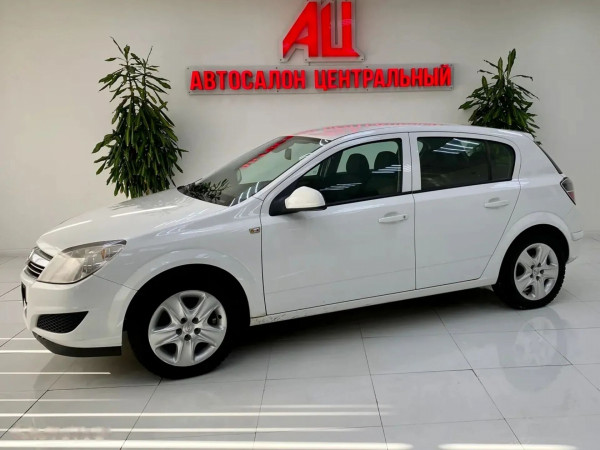 Opel Astra, H Рестайлинг 2012 с пробегом 90 000 км.