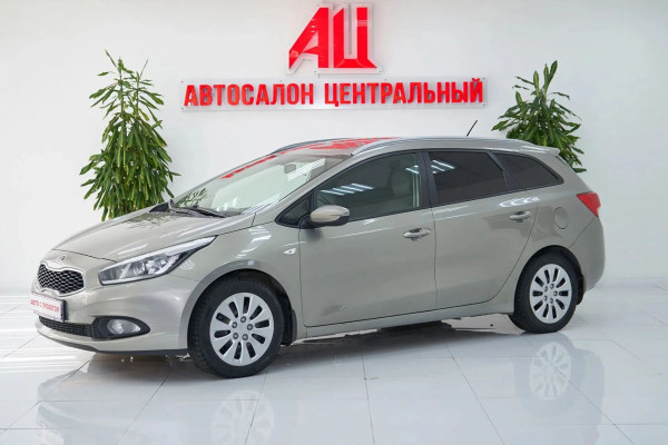 Kia Ceed, II 2013 с пробегом 75 000 км.