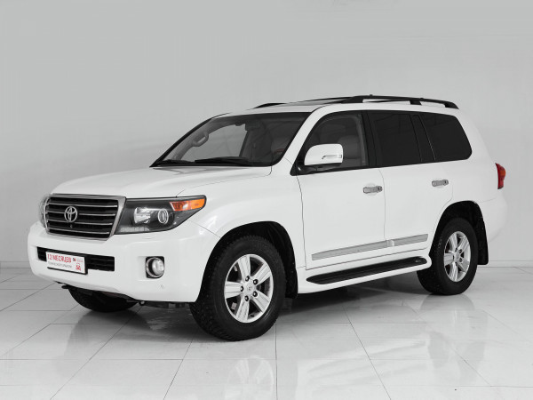 Toyota Land Cruiser, 200 Series Рестайлинг 1 2013 с пробегом 140 000 км.