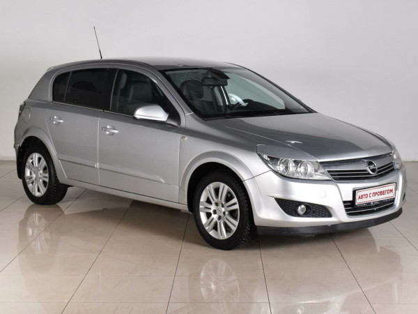 Opel Astra, H Рестайлинг 2011 с пробегом 192 000 км.