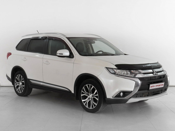 Mitsubishi Outlander, III Рестайлинг 2 2015 с пробегом 190 000 км.