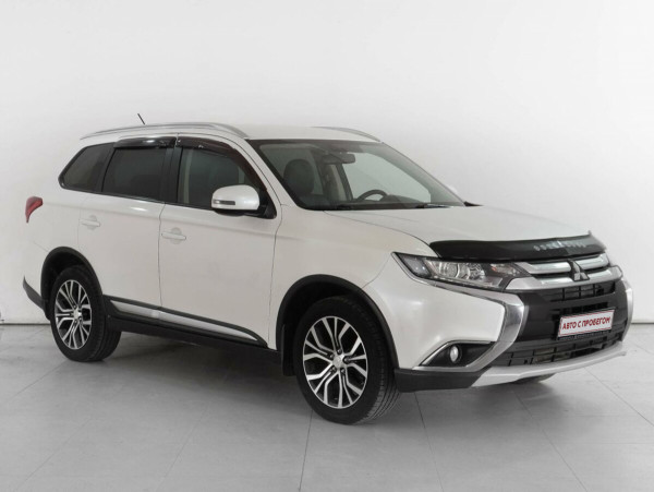 Mitsubishi Outlander, III Рестайлинг 2 2015 с пробегом 190 000 км.